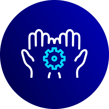 手のひらと歯車のアイコン。若手が育つ実力主義の環境を表している