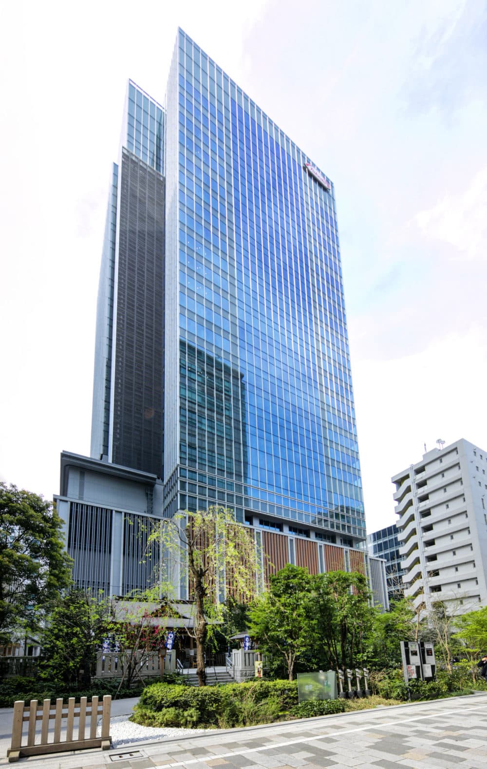 品川区の鍛治工事　有限会社ユニオンテック 「武田薬品新東京武田ビル」の施工事例写真